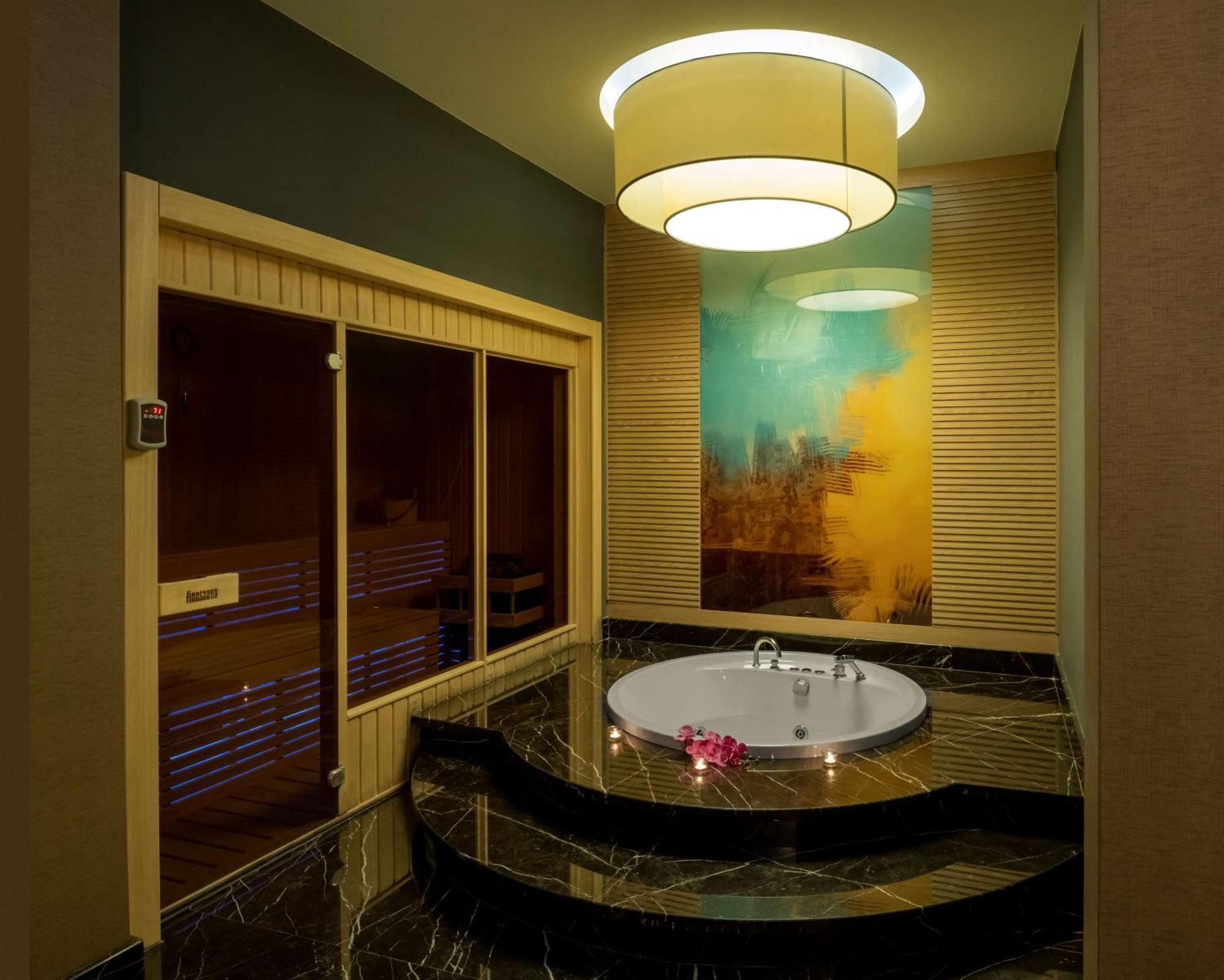فندق Doubletree By Hilton مانيسا المظهر الخارجي الصورة