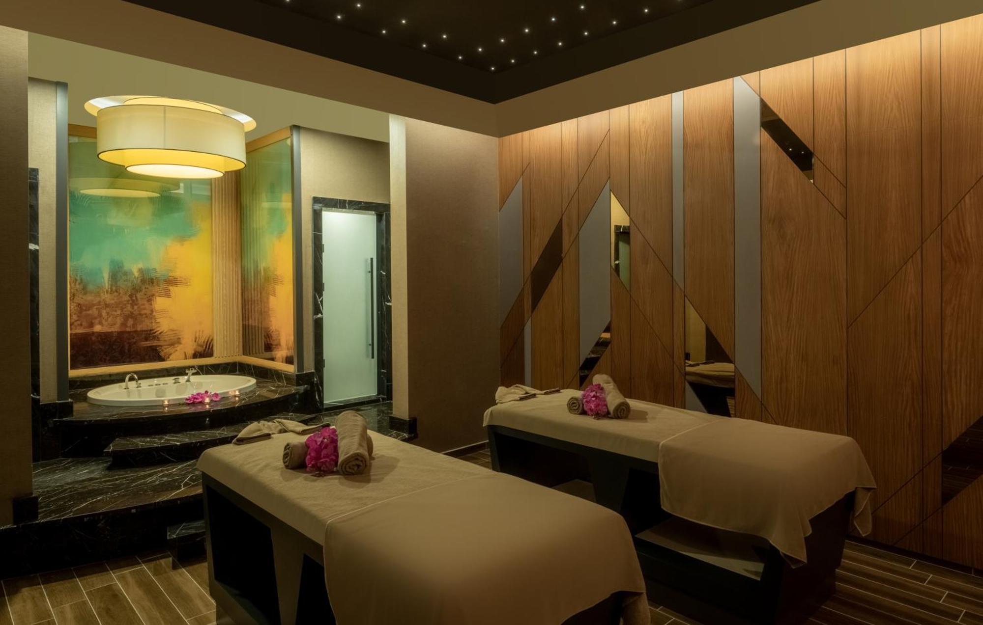 فندق Doubletree By Hilton مانيسا المظهر الخارجي الصورة