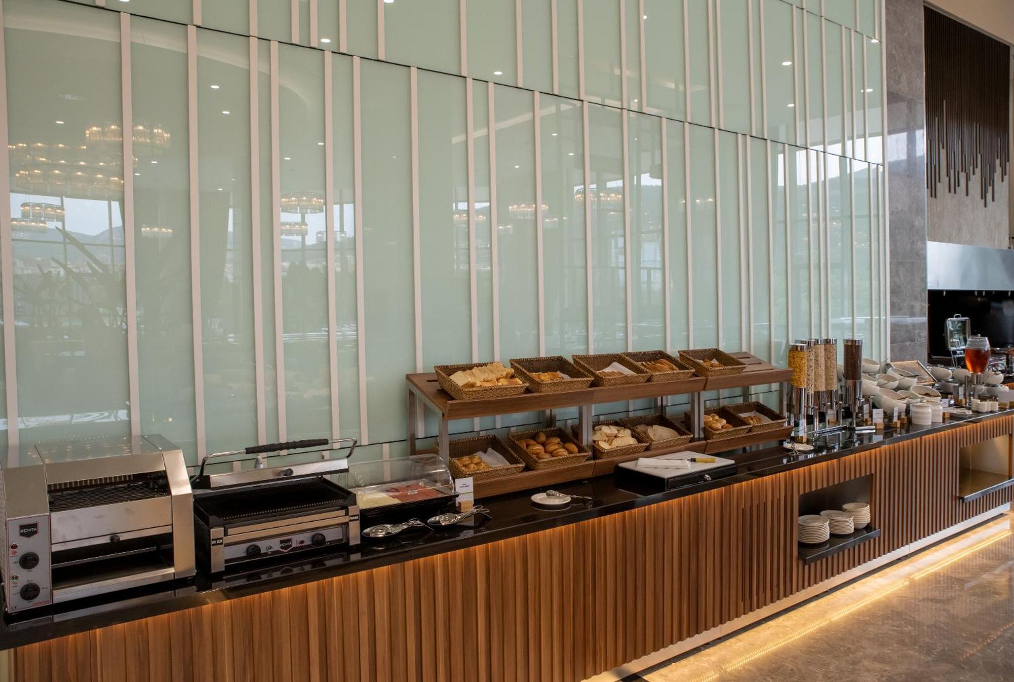 فندق Doubletree By Hilton مانيسا المظهر الخارجي الصورة